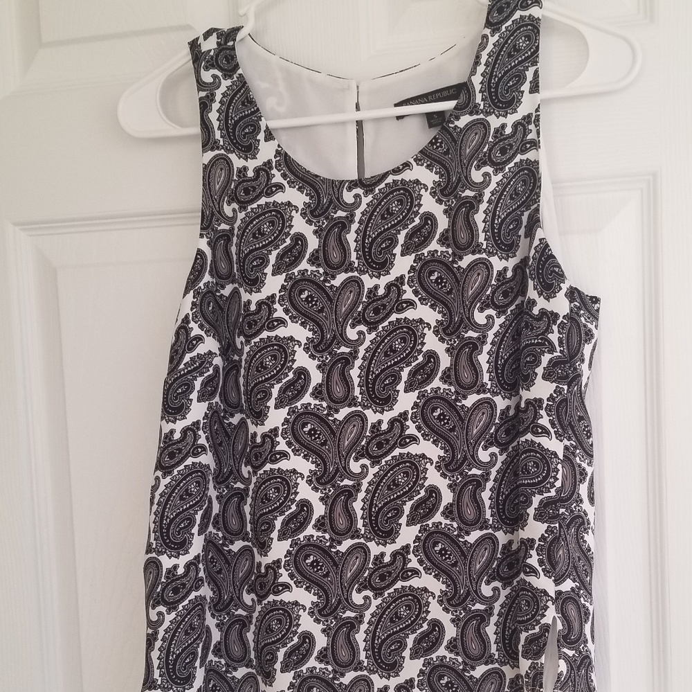 LIMITED Shell - like new -size small